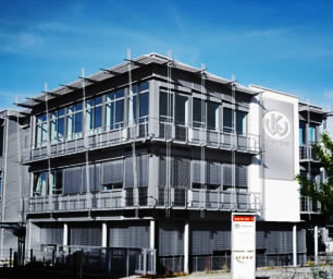 Seit dem Jahre 2002 präsentiert sich das Unternehmen im neuen, modernen Firmen- und Produktionsgebäude in Krailling bei München